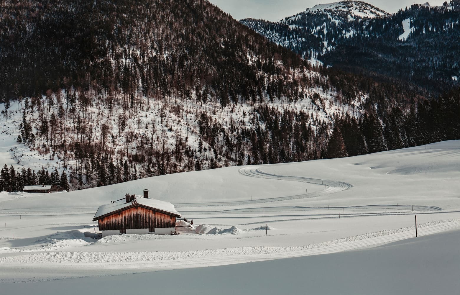 Verträumte Alm in malerischer Landschaft am Spitzingsee