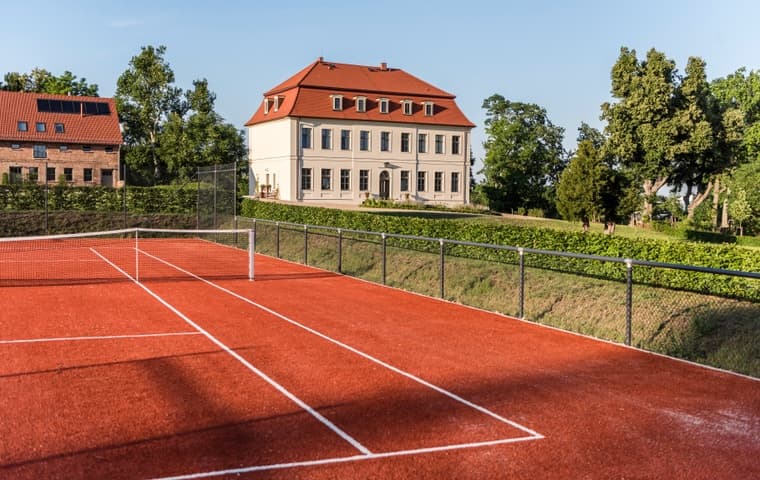 Calm and authentic manor surrounded by beautiful nature