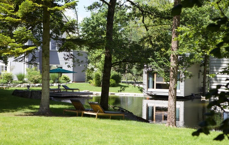Einzigartige Lodges mit moderner Architektur am Chiemsee