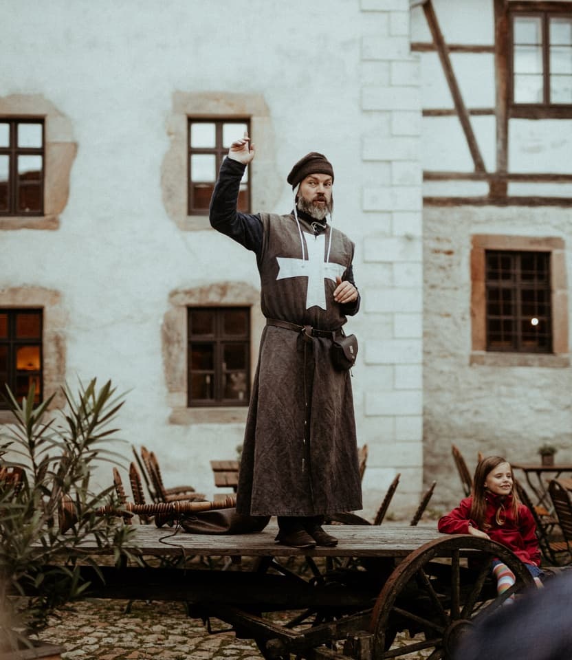 Gutsführung & Bogenschießen