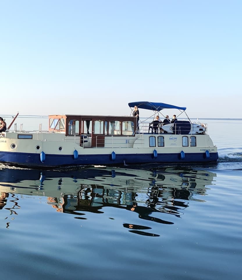 Ausfahrt mit dem Hausboot